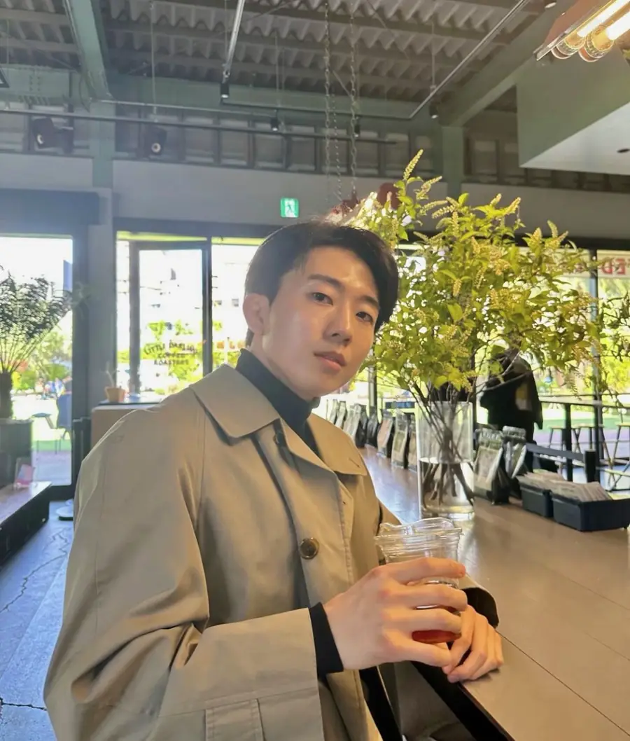 居酒屋での楽しそうな姿